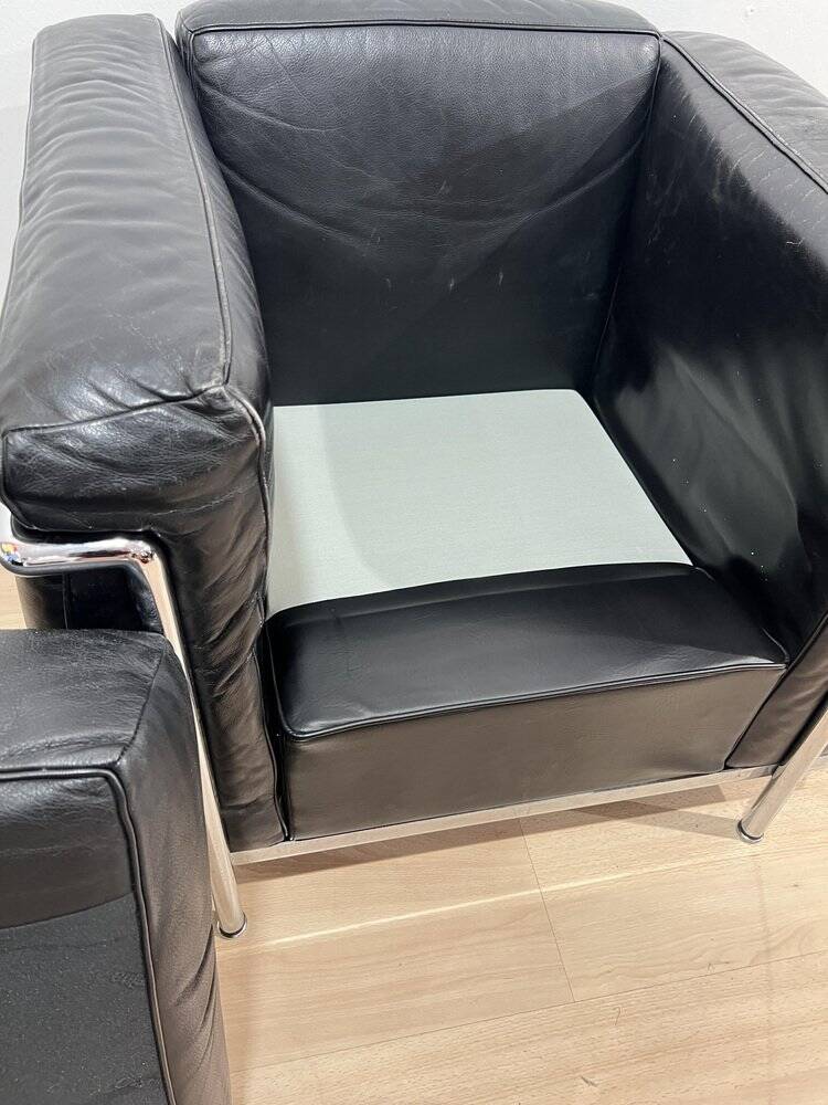 Black Leather LC2 Club Chair with Chromed Frame by Le Corbusier for Cassina, 1965