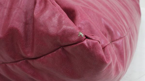 Canapé croissant vintage Raphael Raffel en cuir rose 1970