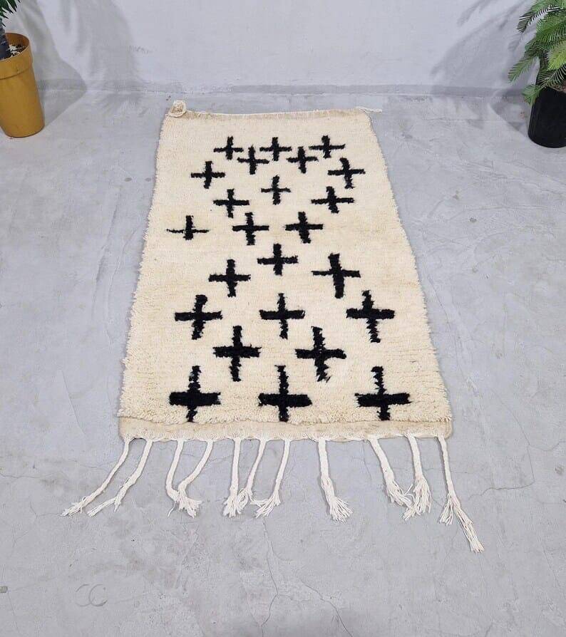 Handmade traditional wool rug, size 145 x 255 cm