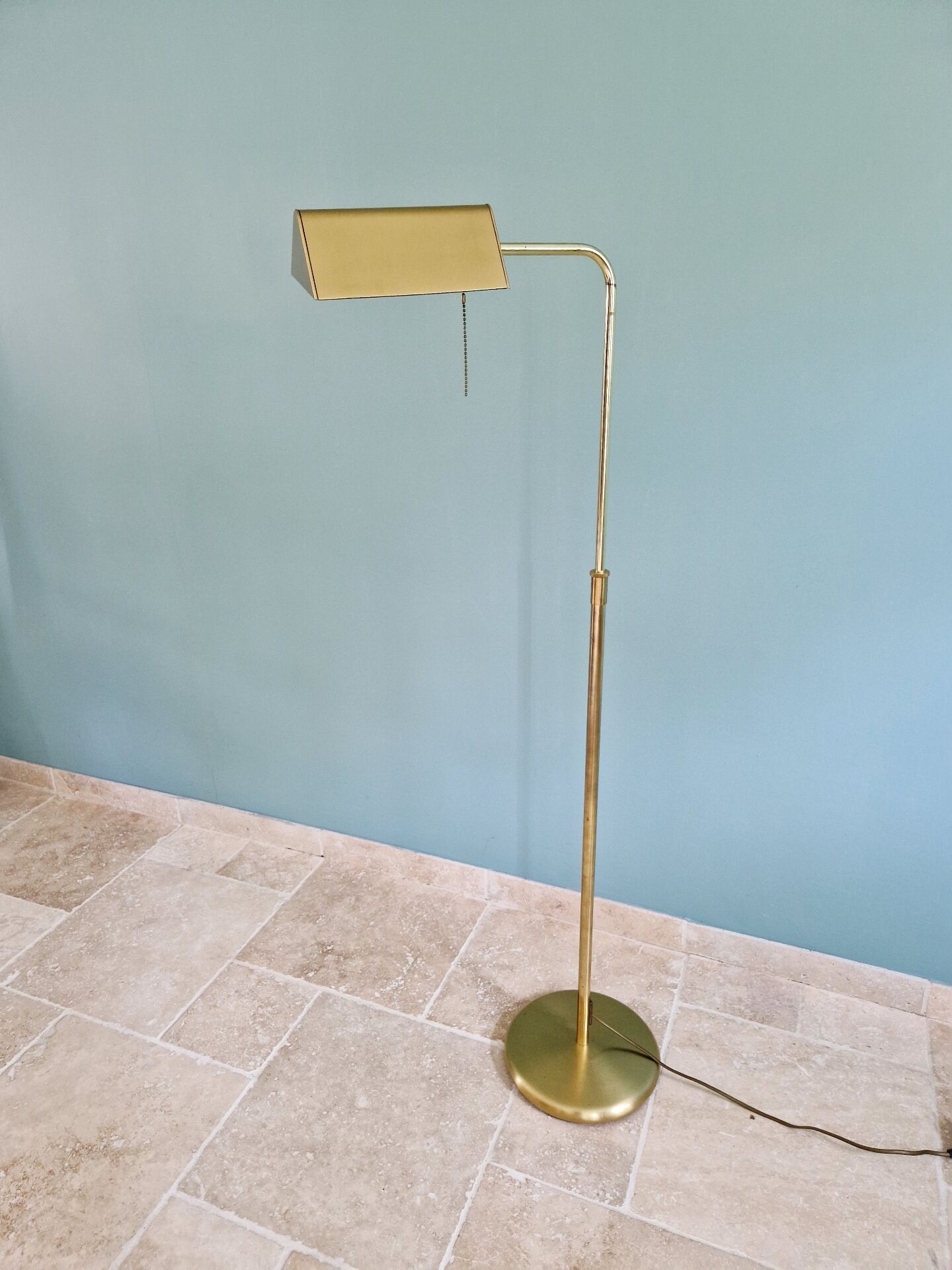 Articulated brass floor lamp, Hollywood Regency style, 1970s-80s.