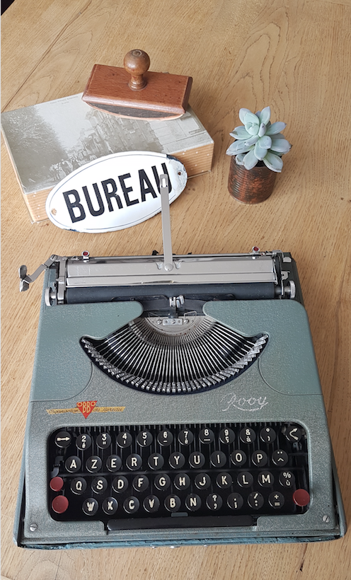 J M Rooy 50s travel writing machine