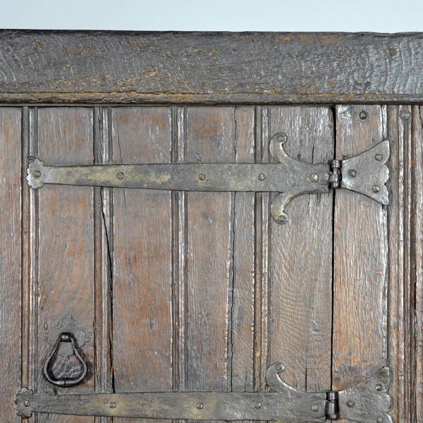 Armoire de rangement en chêne basque, XVIIe siècle