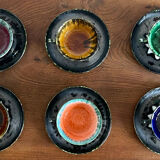 6 tasses en faïence de Quimper.