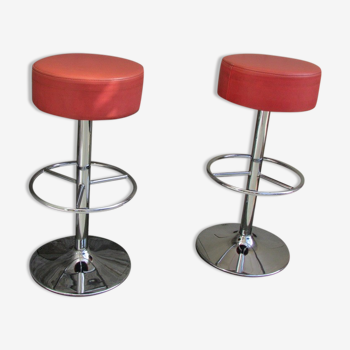 2 swivel bar stools, American style