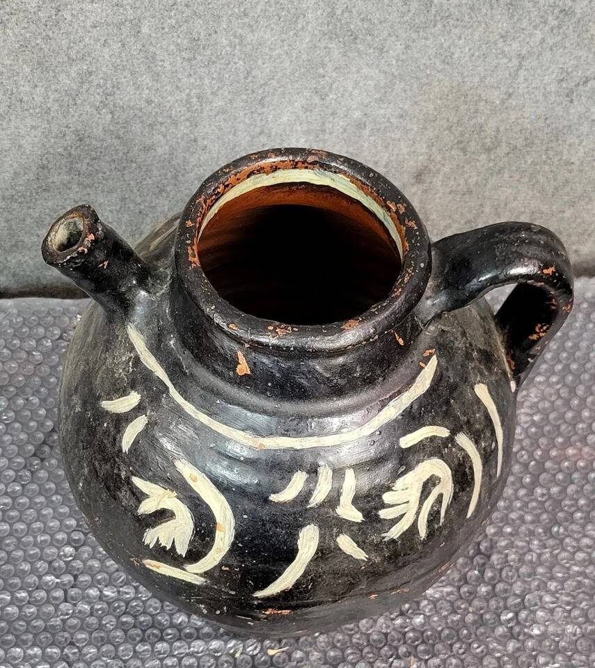 Terracotta jug or jar from the 18th century