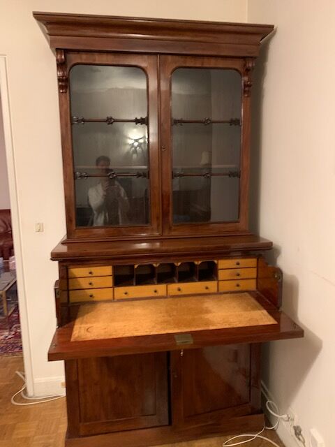 English style secretary