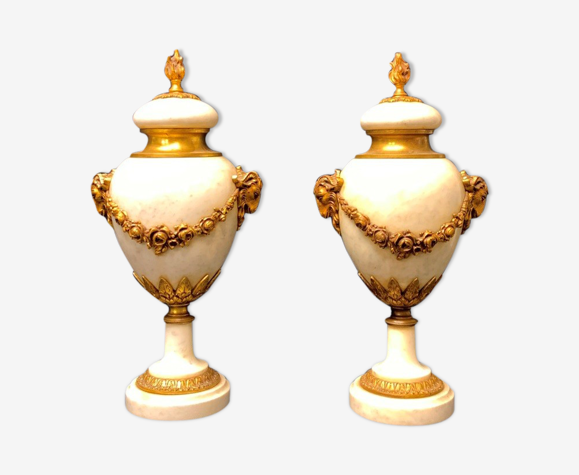 Paire de vases en marbre