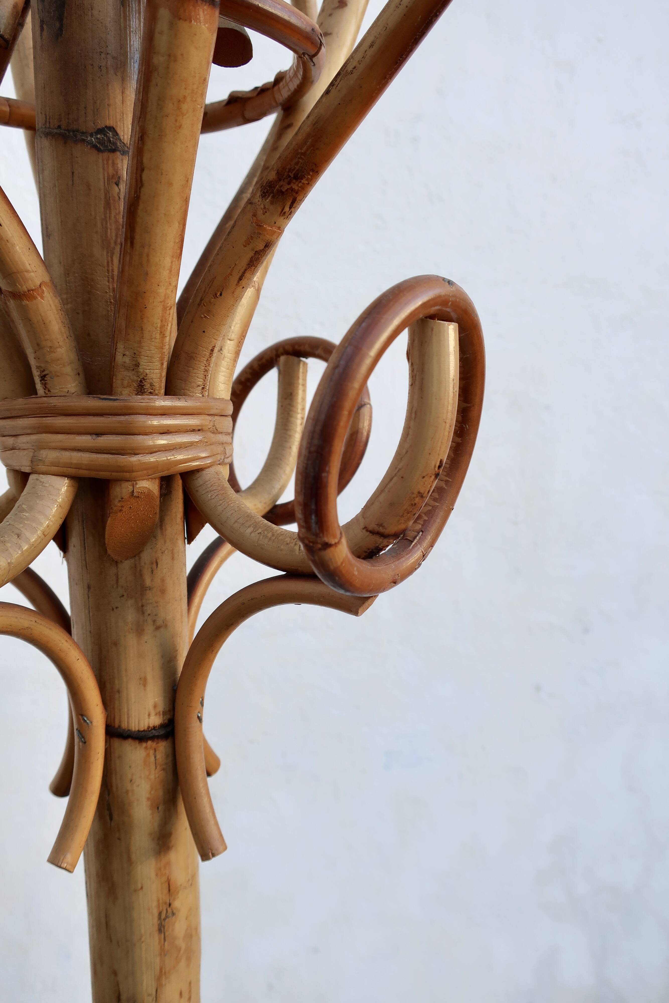 Vintage bamboo and rattan parrot coat rack, 1960s, TBE