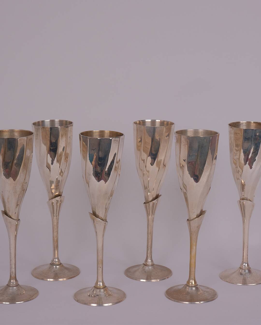 Silver-plated metal flutes x6