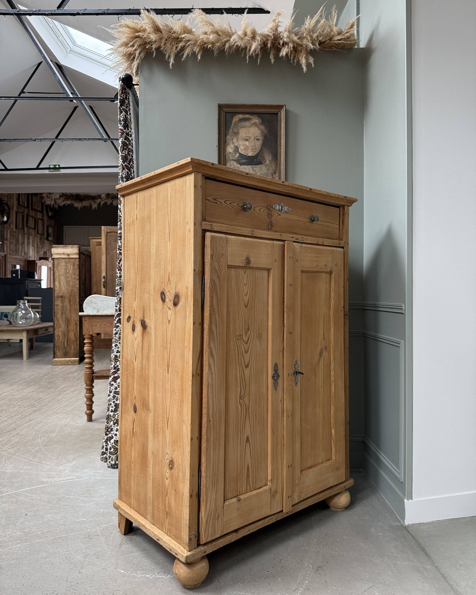 Chic country-style buffet (renovated)