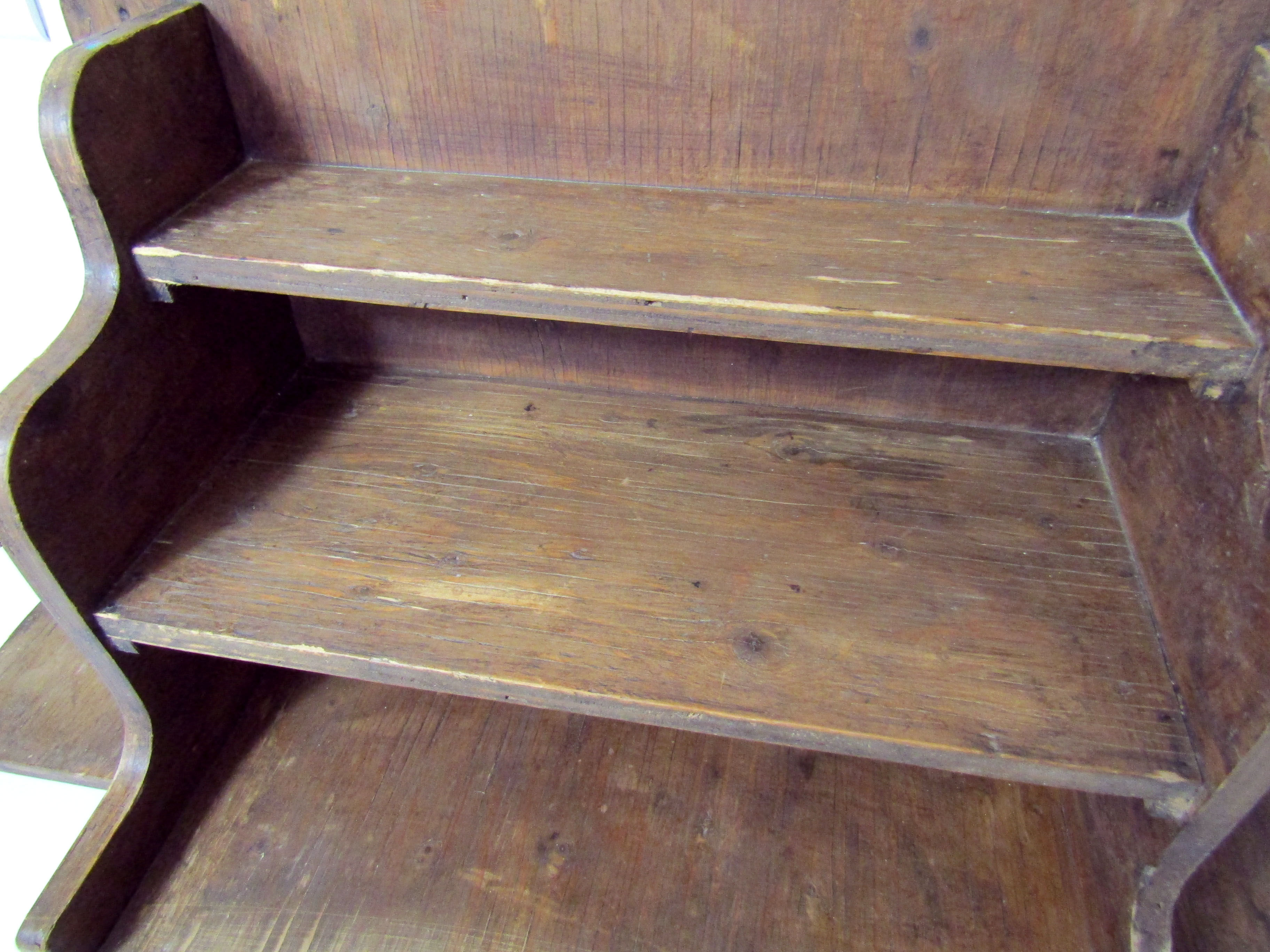 Ancienne étagère en bois format atypique