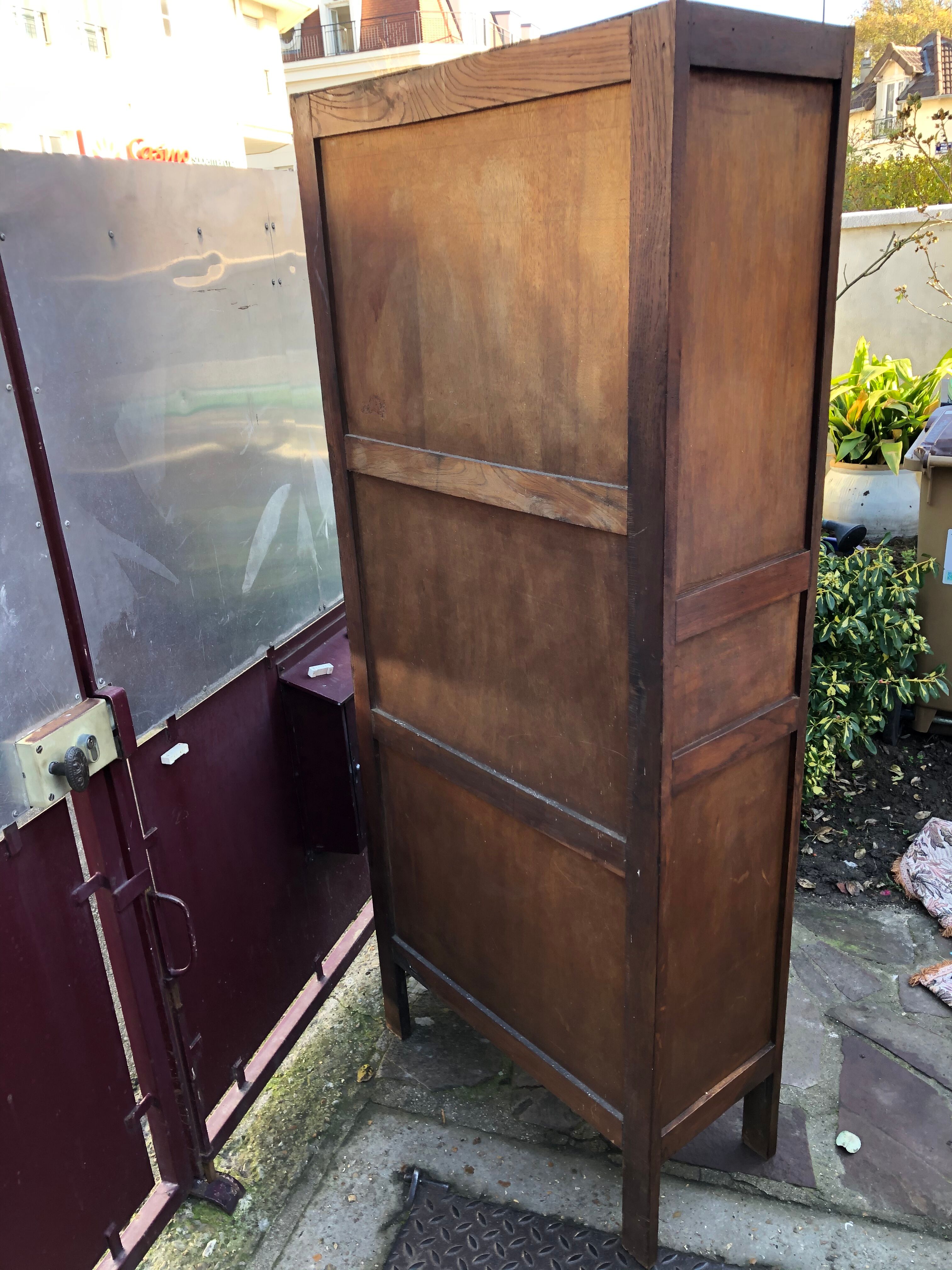 Armoire parisienne