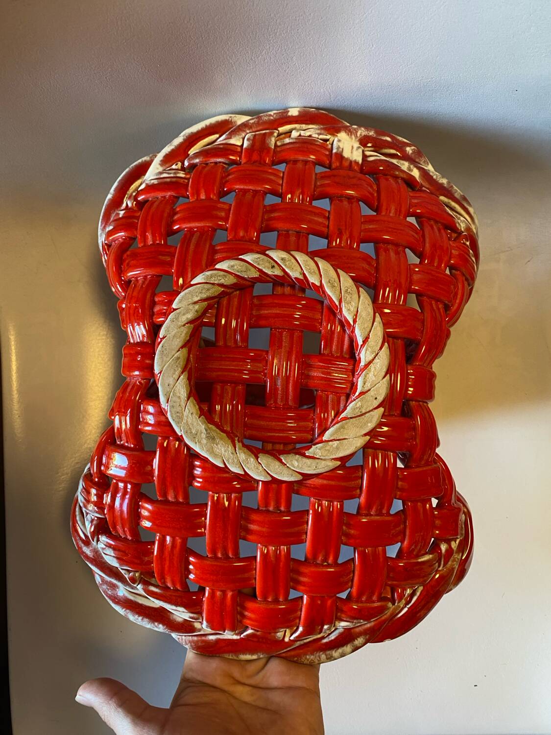 Corbeille en ceramique tressée rouge