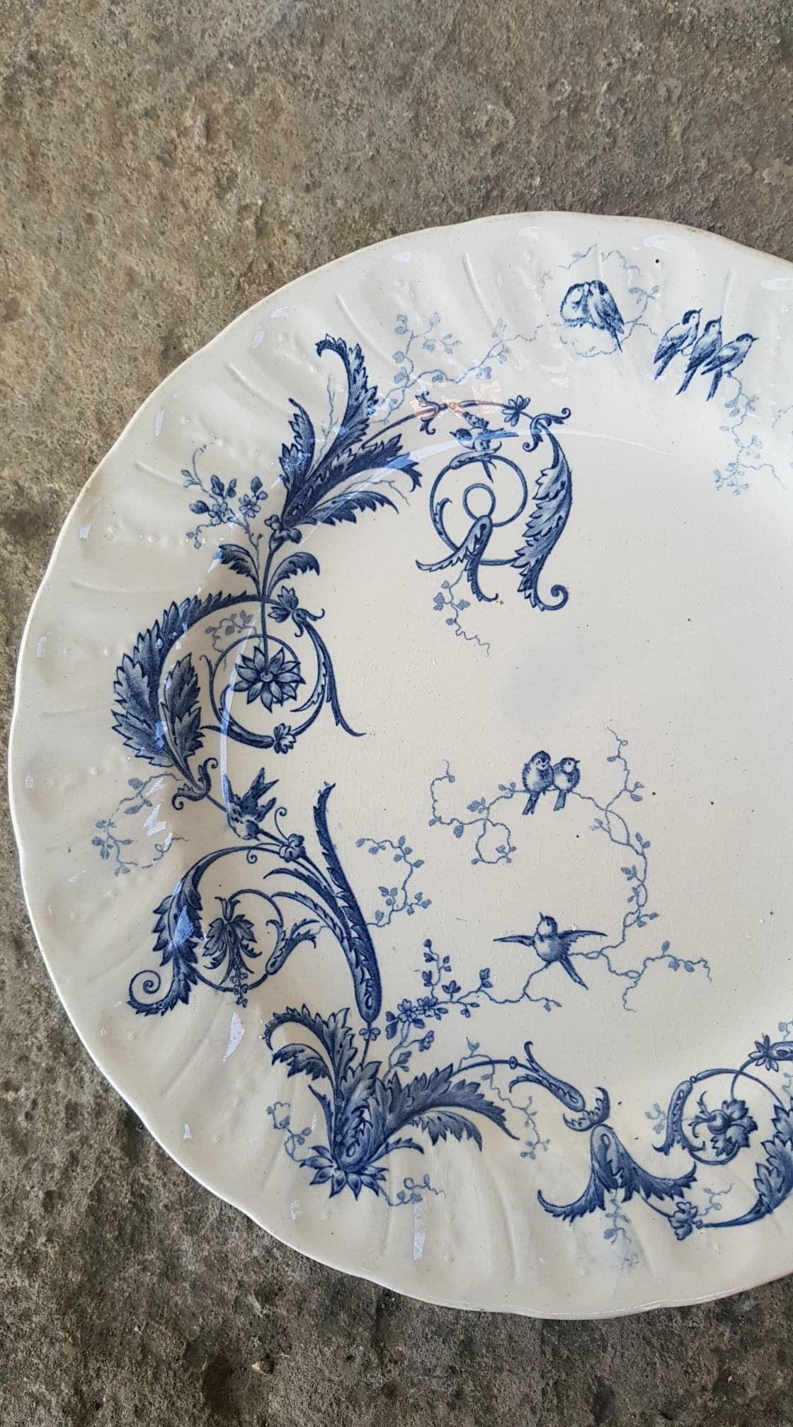 Set of 2 plates in Iron Earth Gien model Rinceaux