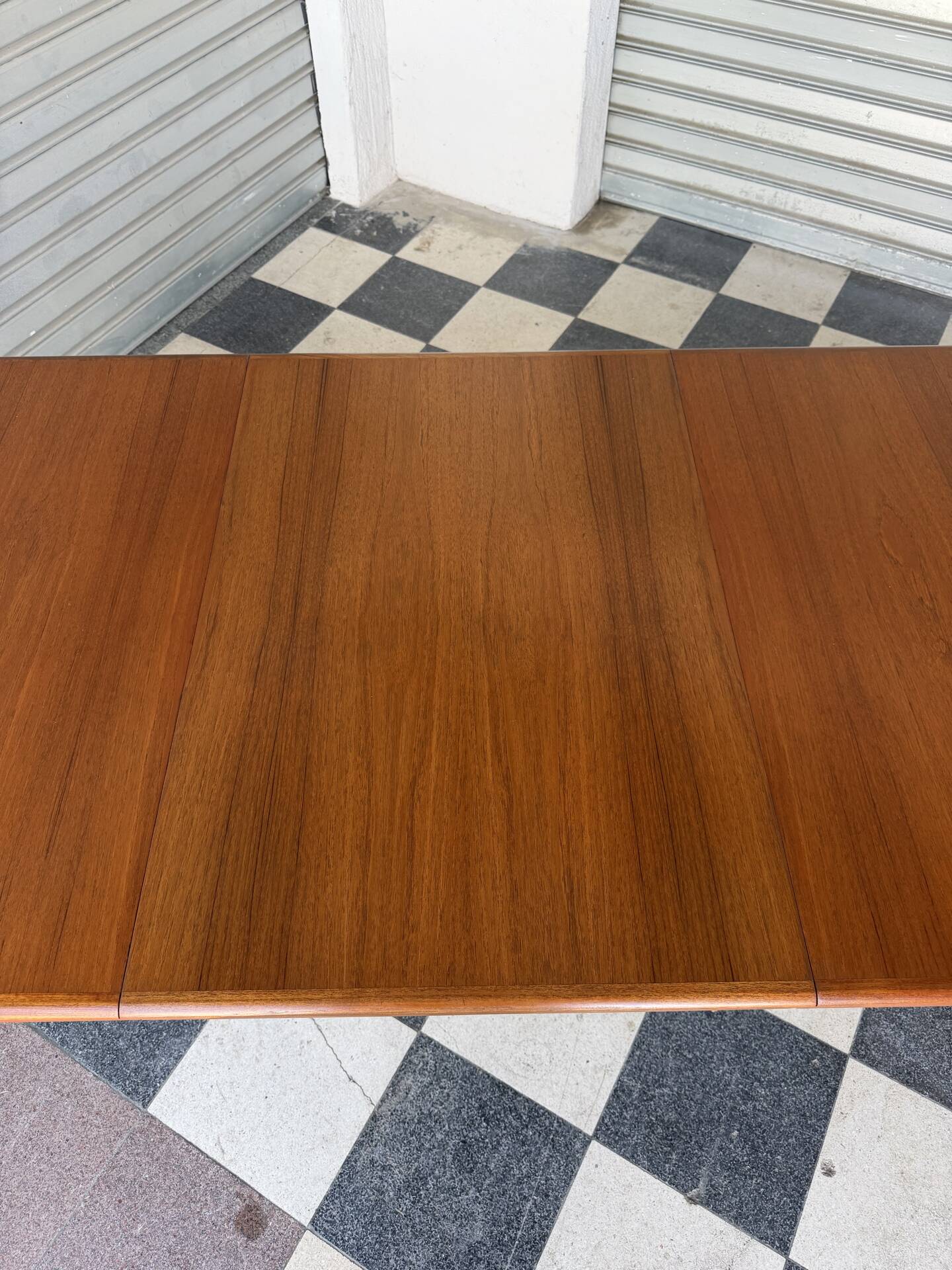 Table danoise en teck HW Klein pour Bramin