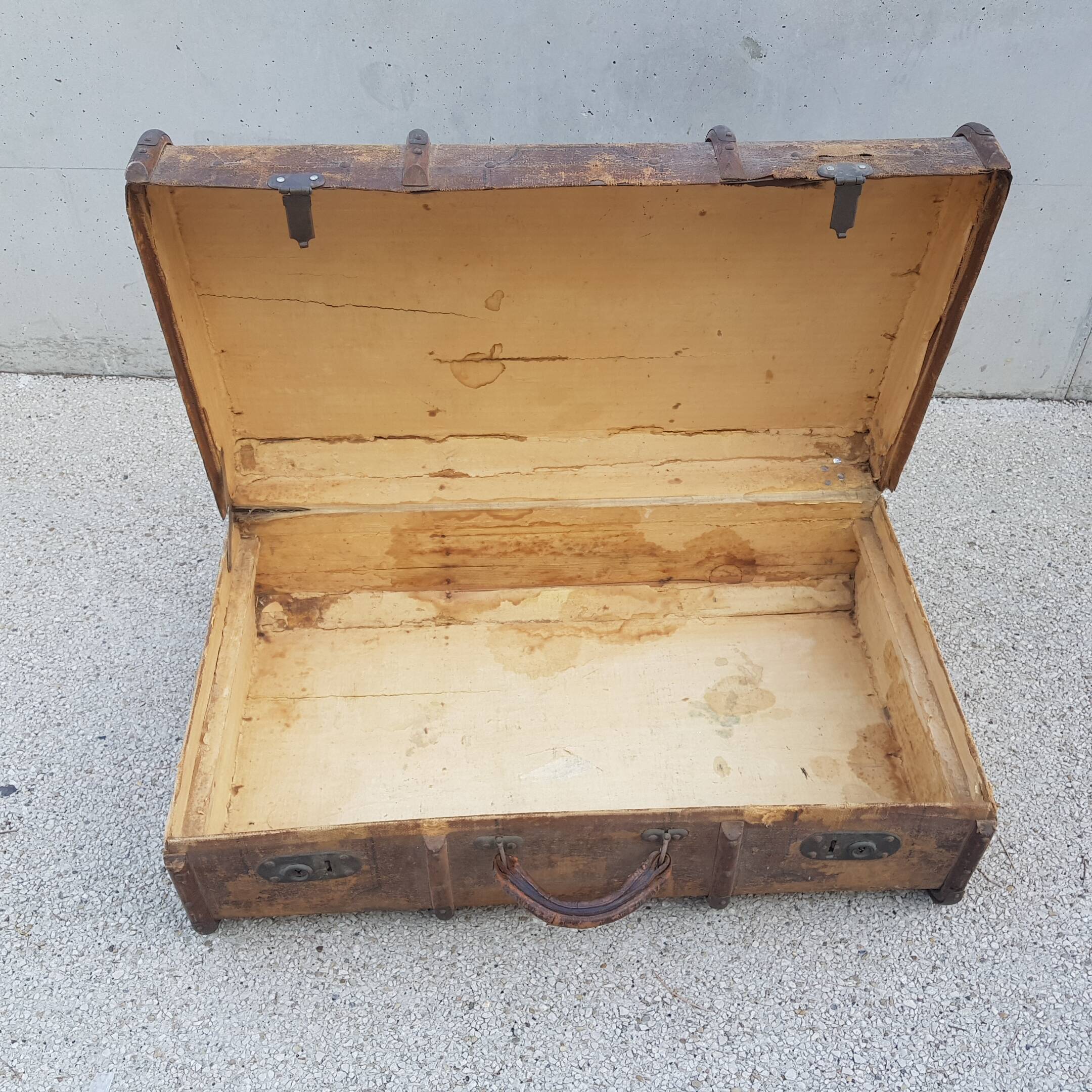 Old wooden travel trunk case