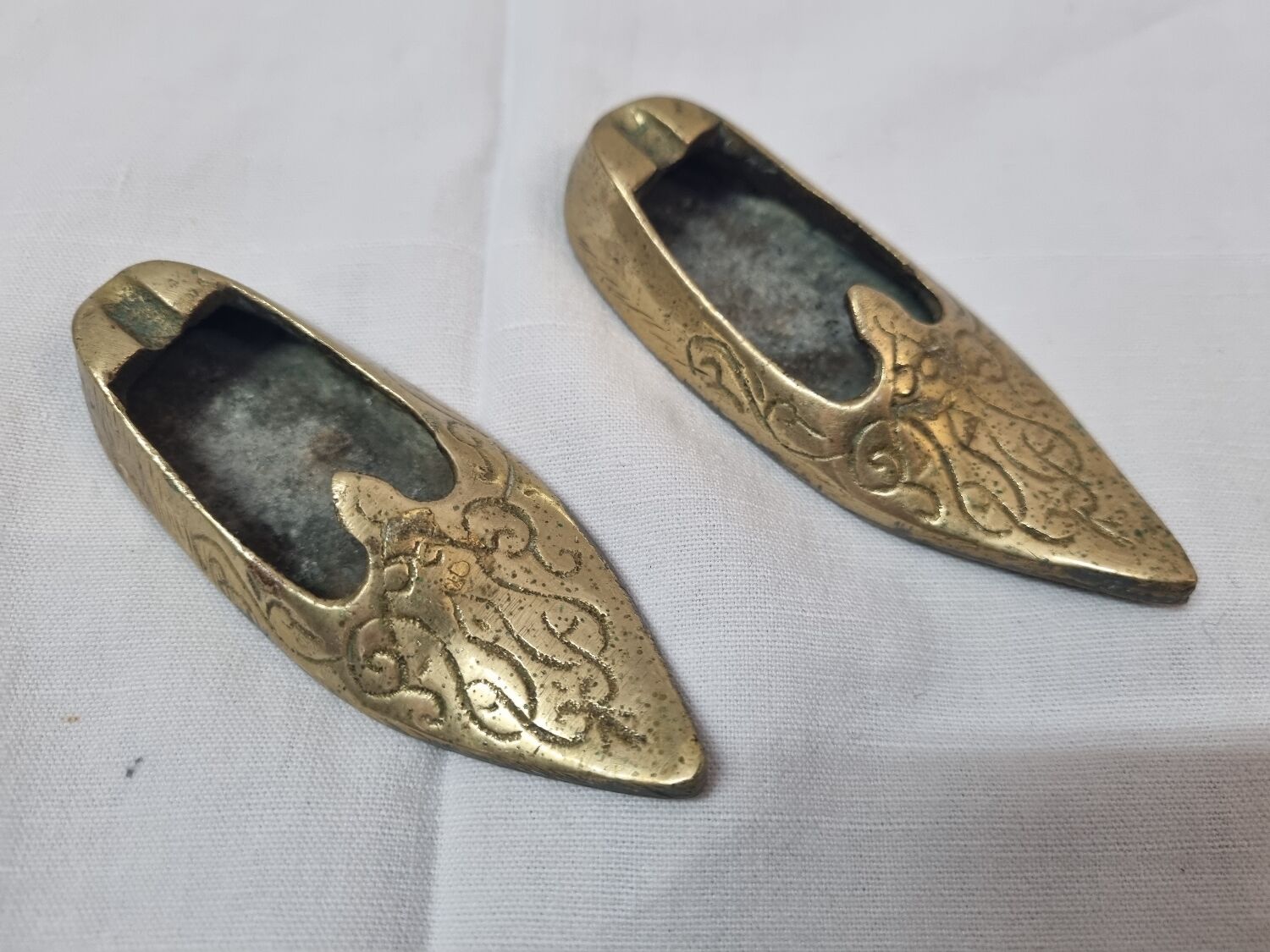 Brass slipper ashtrays, 1980