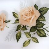 Ravier ancien Arcopal motif rose verre blanc