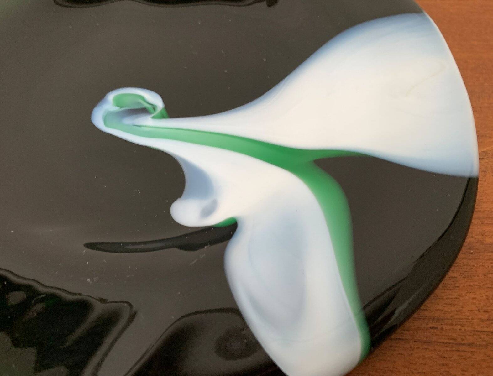 Artistic vintage German glass bowl plate by Hans Jürgen Richartz for Mathildenhütte, Solingen.