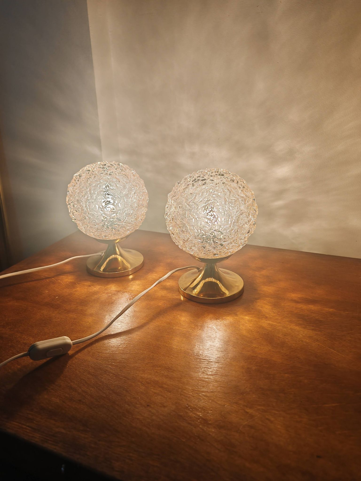 Pair of Space Age table lamps from the 70s – German design – Frosted glass "Ice"