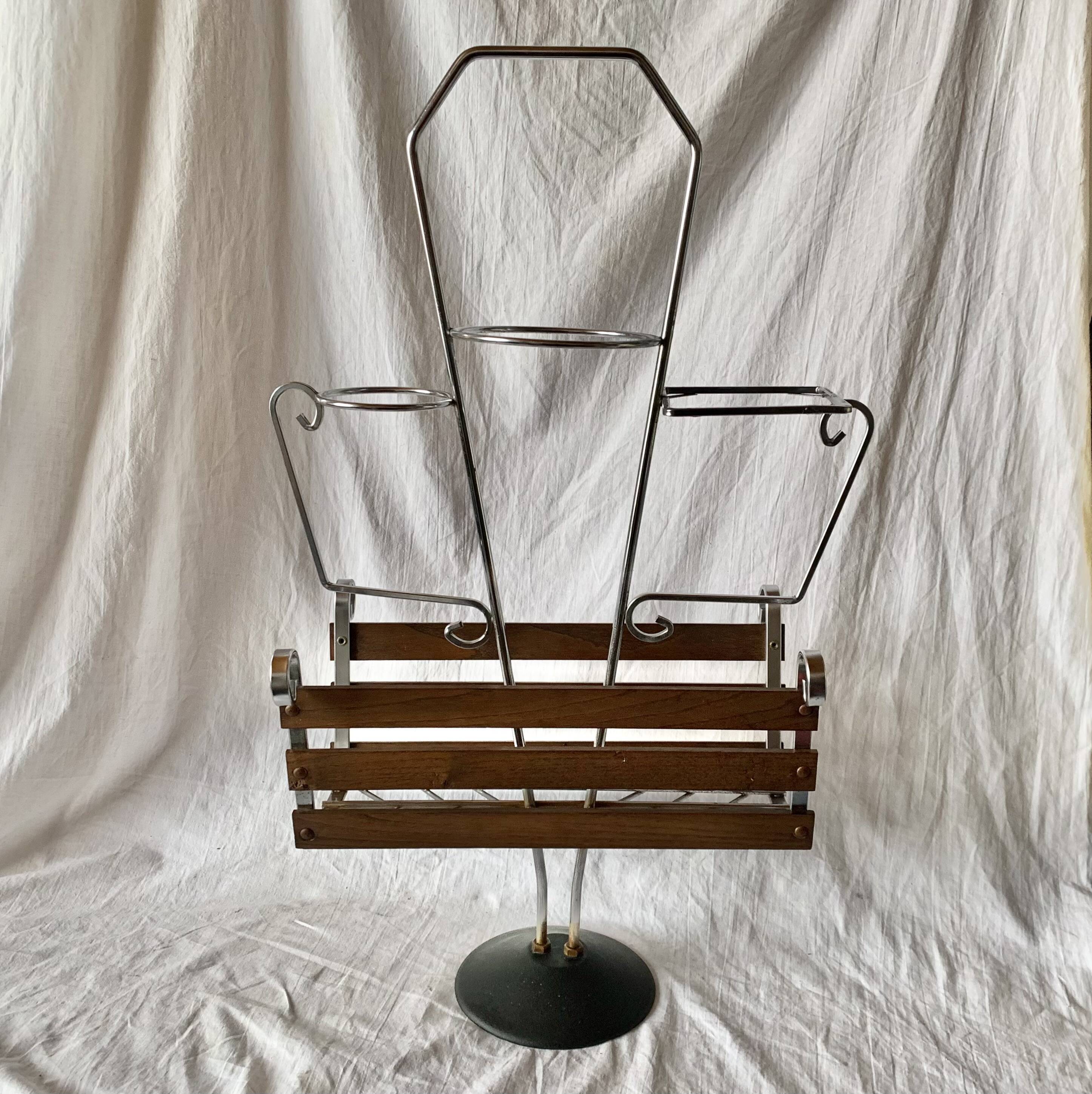 : Multifunctional magazine rack from the 50s-60s in chrome-plated metal and solid wood