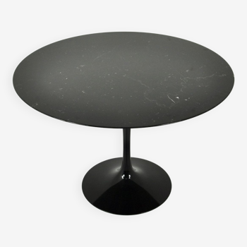 Table de salle à manger noire par Eero Saarinen pour Knoll,  2010