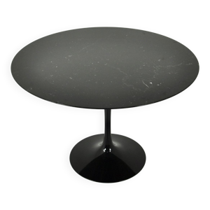 Table de salle à manger - eero saarinen