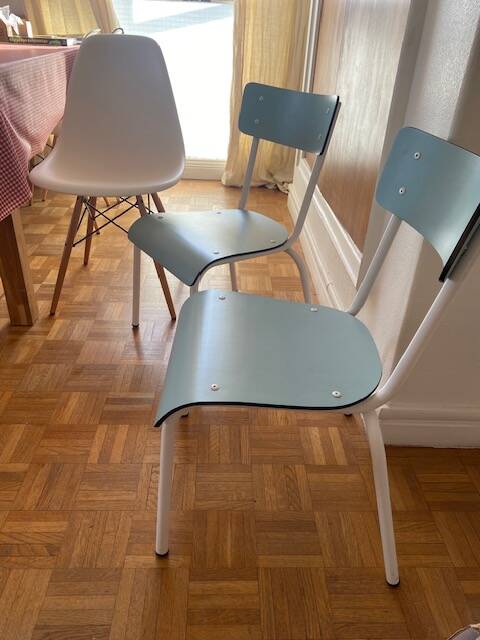 2 children's chairs for ages 6 to 12 - brand Les Gambettes