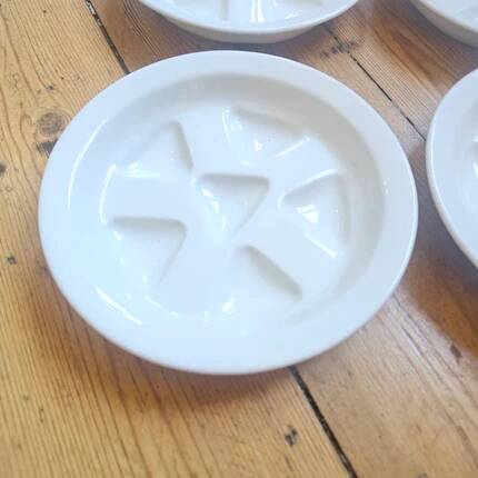 4 assiettes à escargots vintage en porcelaine blanche Pillivuyt