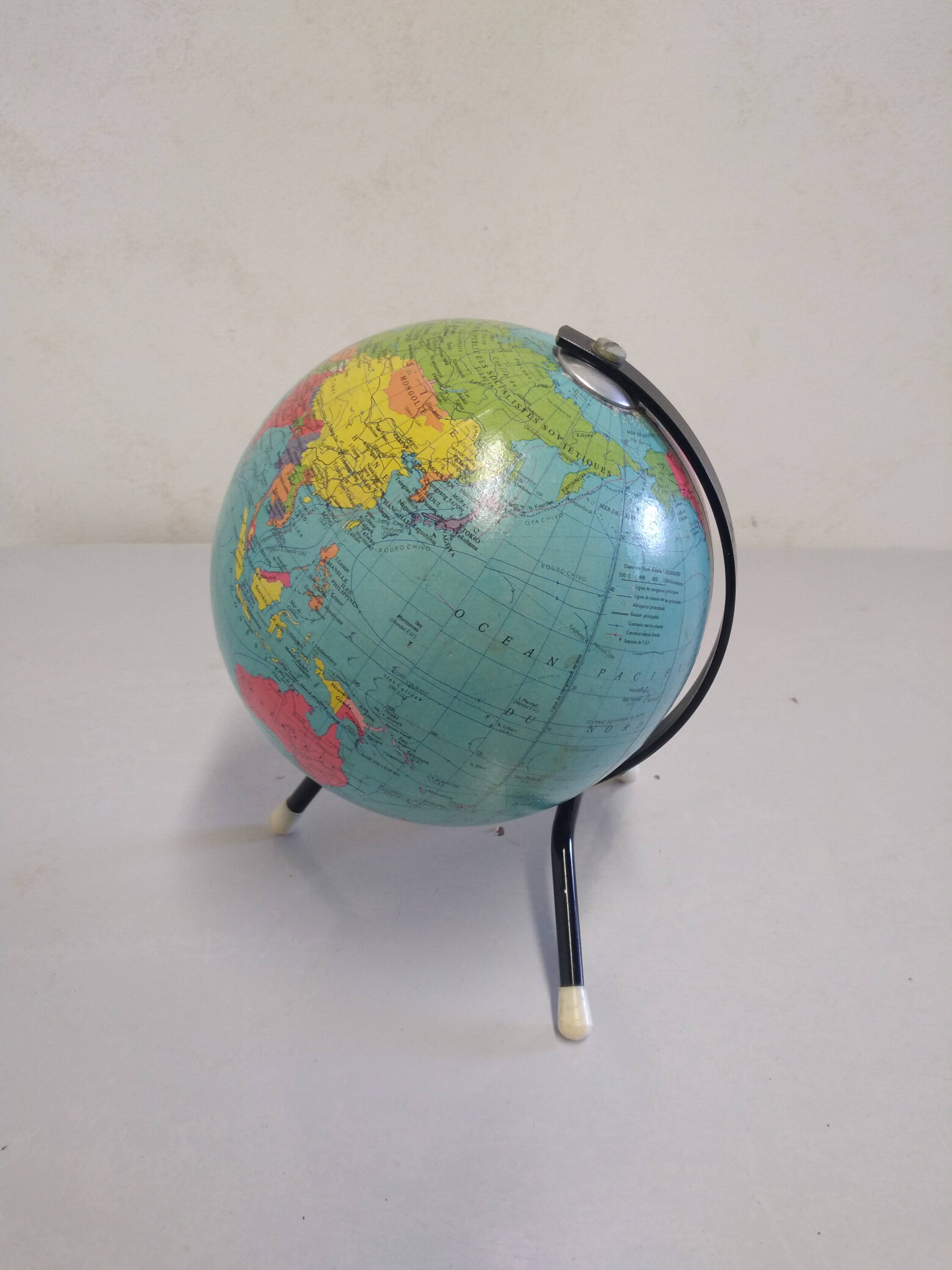 Ancien Globe terrestre carte taride