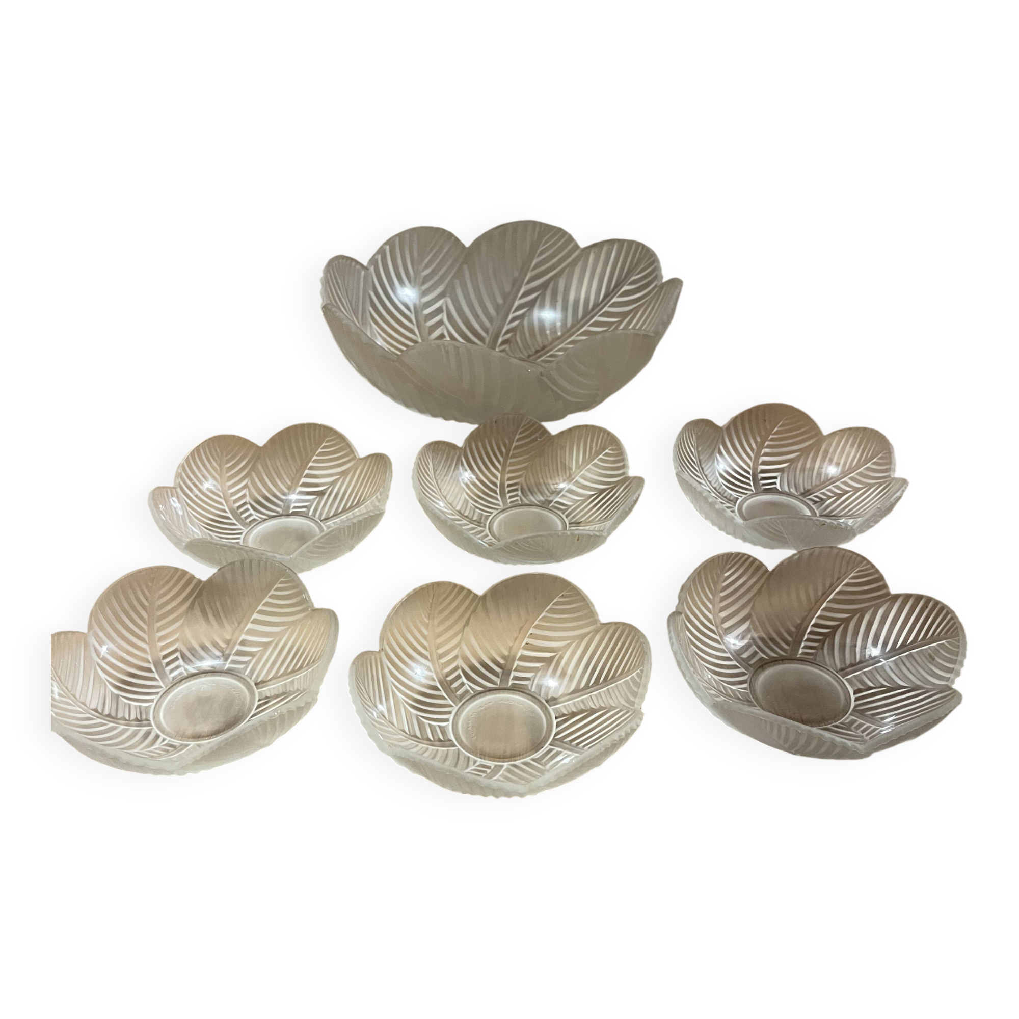 Service P. D’Avesn France in opalescent glass Art Deco — 1 salad bowl +