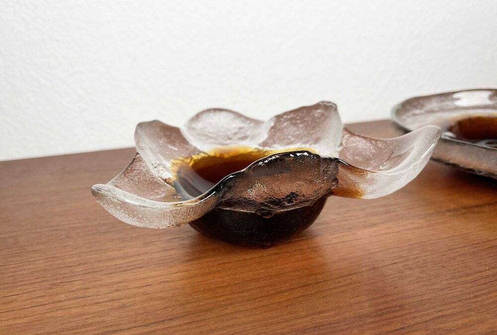Mid-century Finnish glass bowl by Pertti Santalahti for Humppila, 1960s, set of 2.