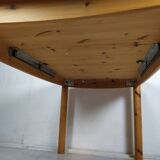 Extendable pine table