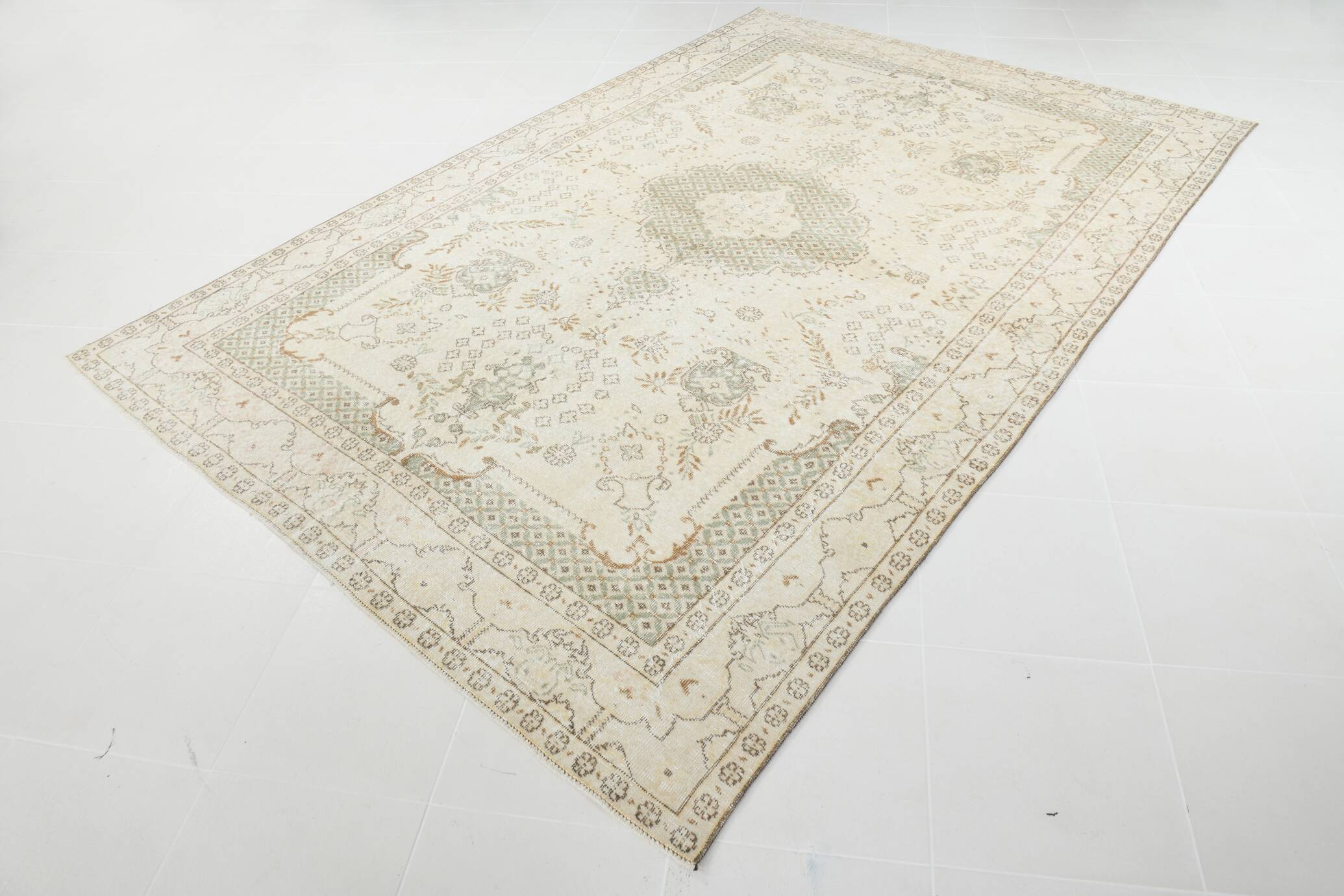 Soft Beige Neutral Vintage Oushak Carpert Rug, 222x330 Cm