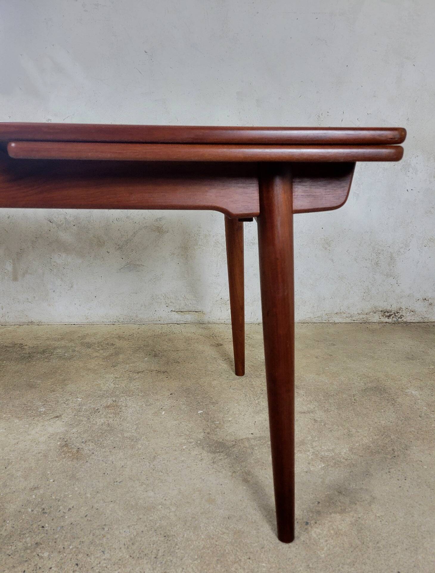 Vintage AT 312 dining table by Hans J. Wegner for Andreas Tuck