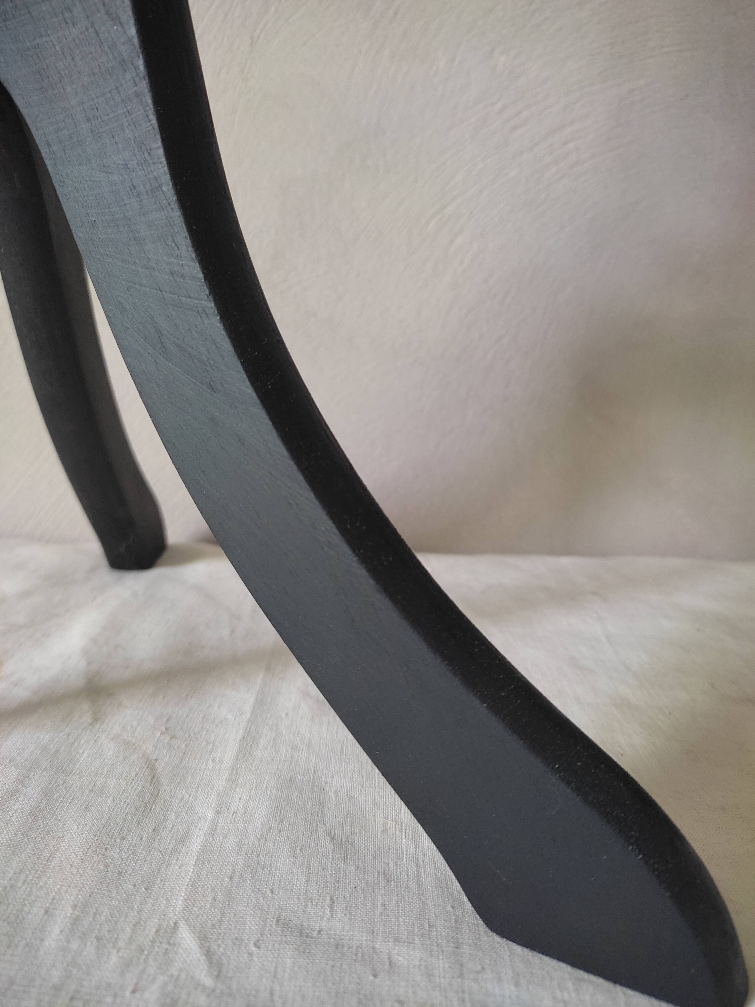 Marble tripod sellette