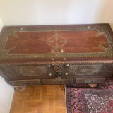 Zanzibar chest