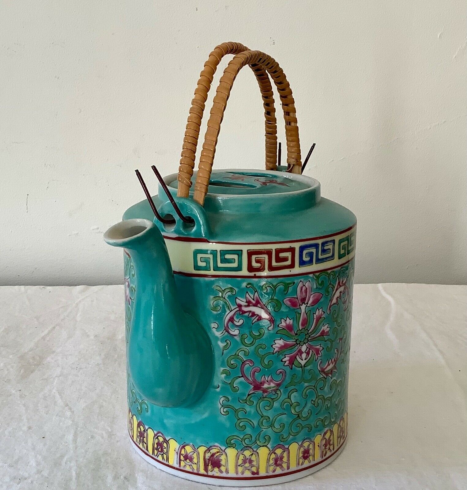 Porcelain teapot enamelled decorations made in Japan