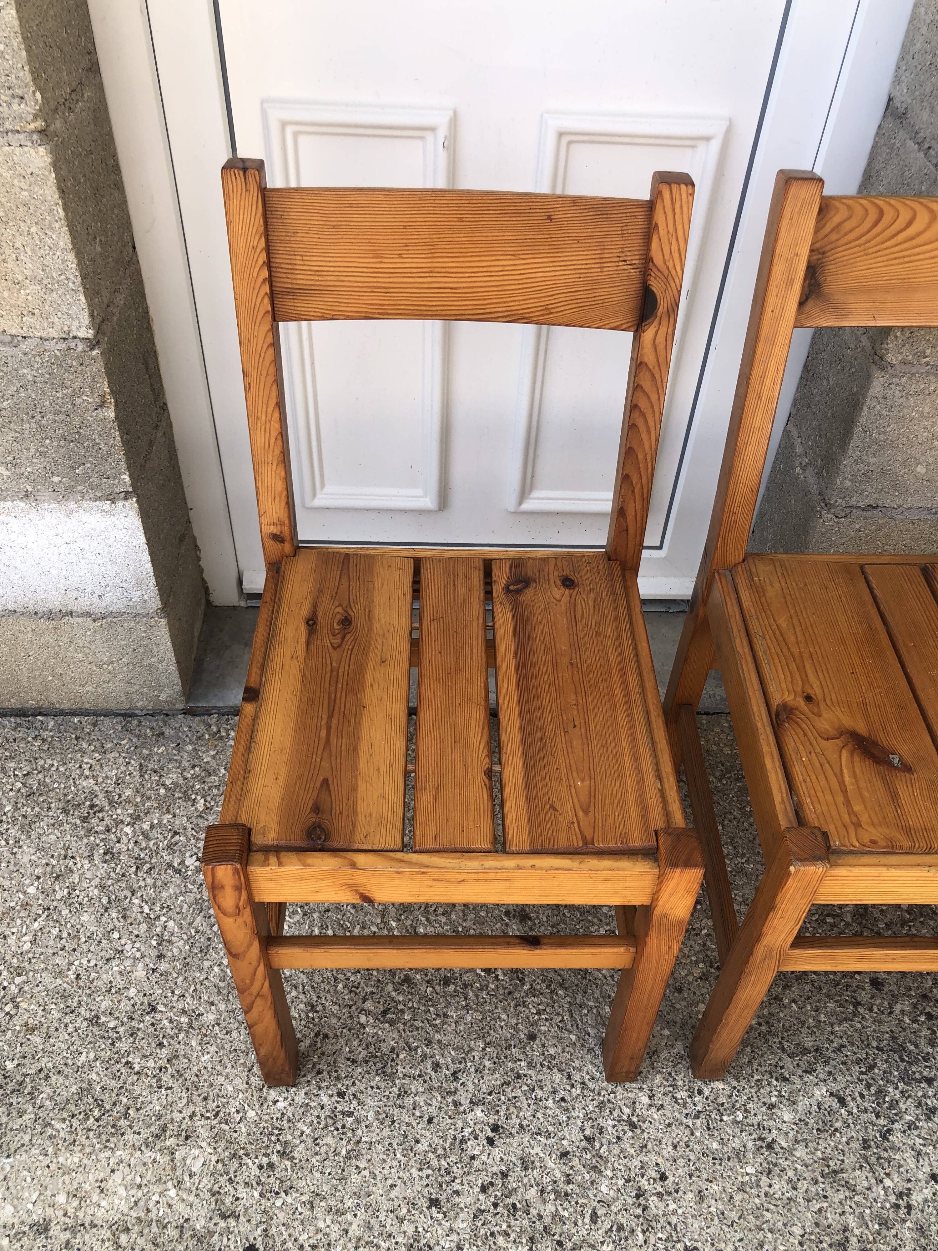 Pair of chairs fir