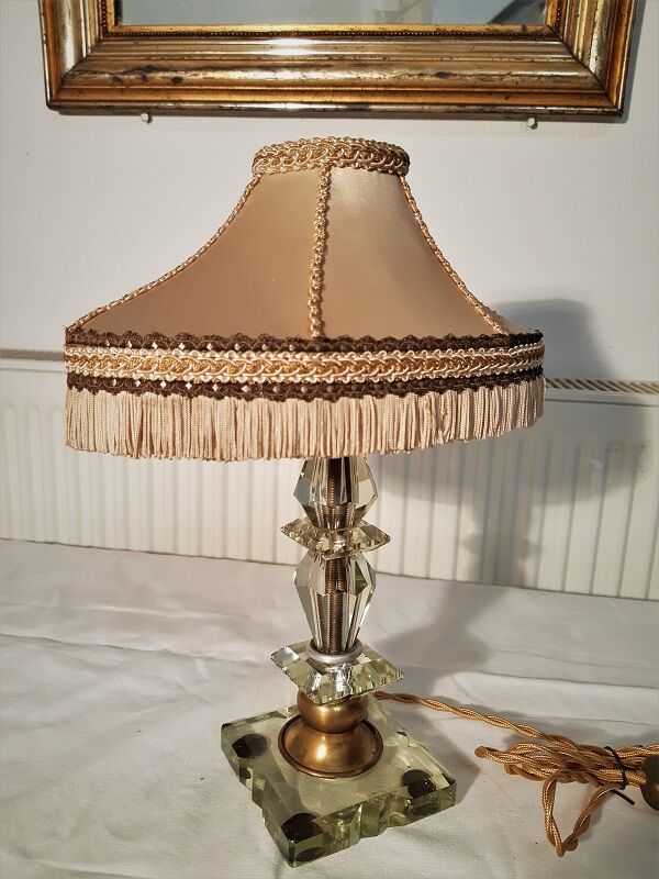 modernist lamp period 1930/1950 with very beautiful silk lampshade with fringes