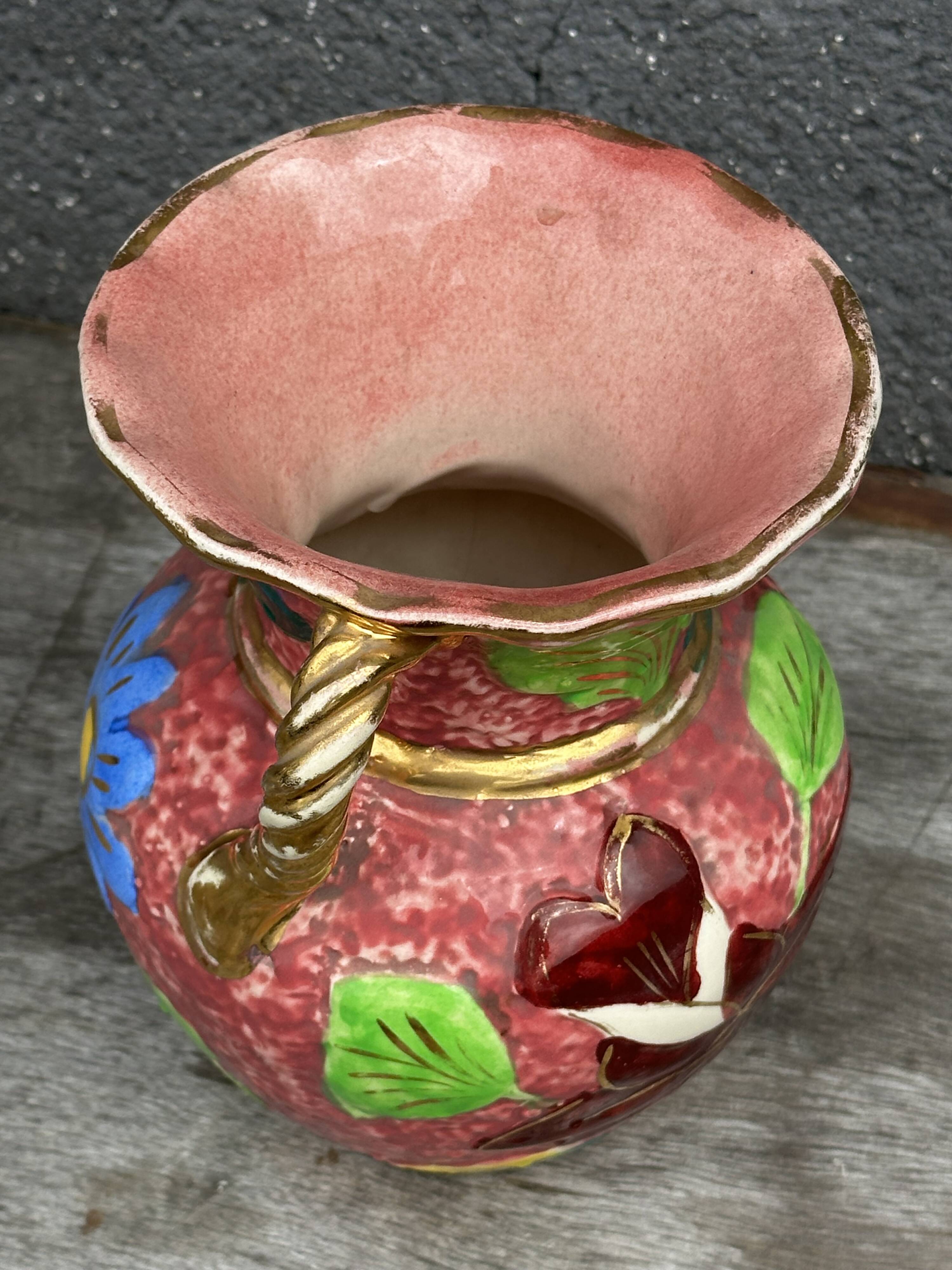 Vase Vallauris rose bonbons décor Floral H 20 cm