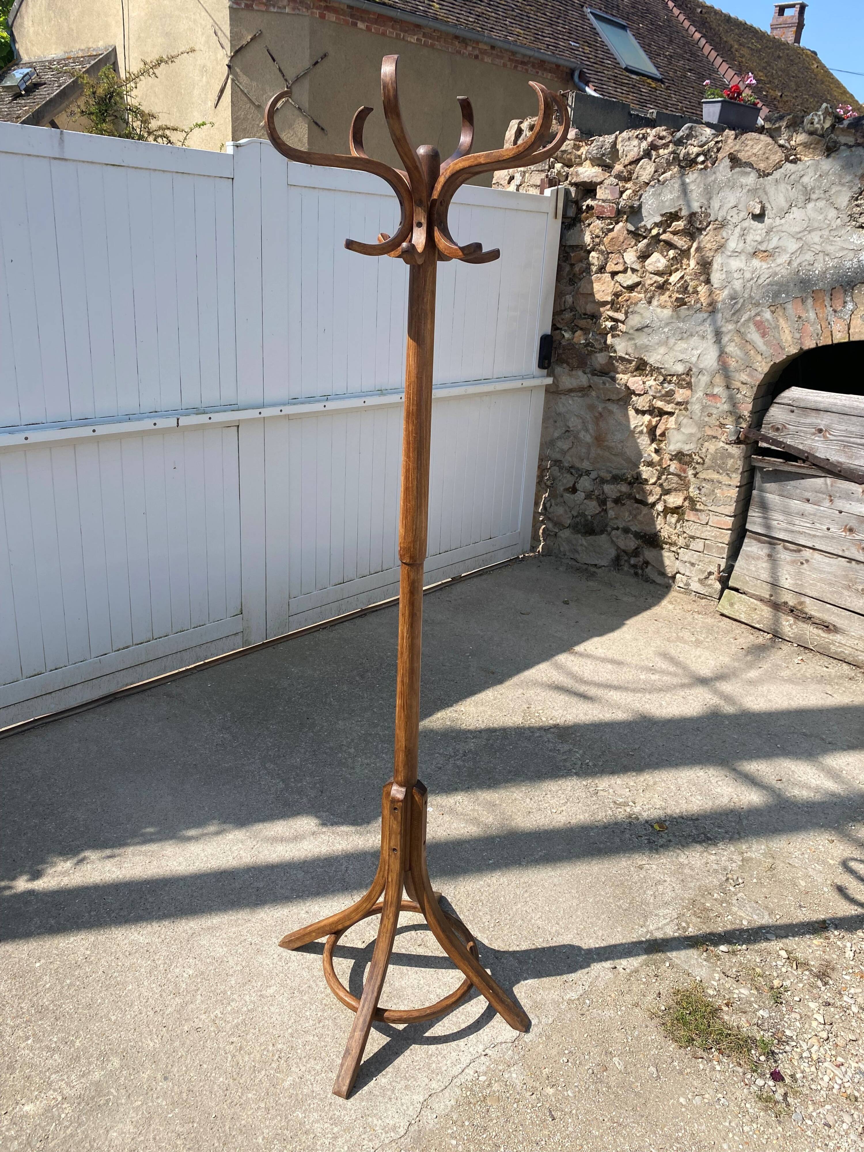 Baumann bistro style 1960s curved wood swivel parrot coat rack