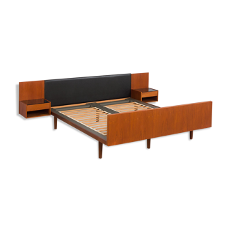 Hans Wegner bed for Getama, teak queen size bed with floating night tables, Denmark, 60s