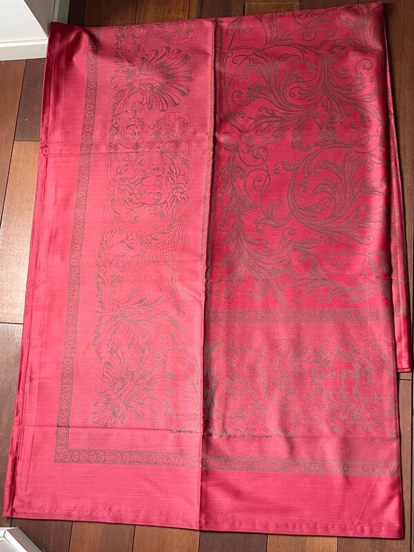 Mirabello Jacquard Tablecloth 180 cm x 278 cm