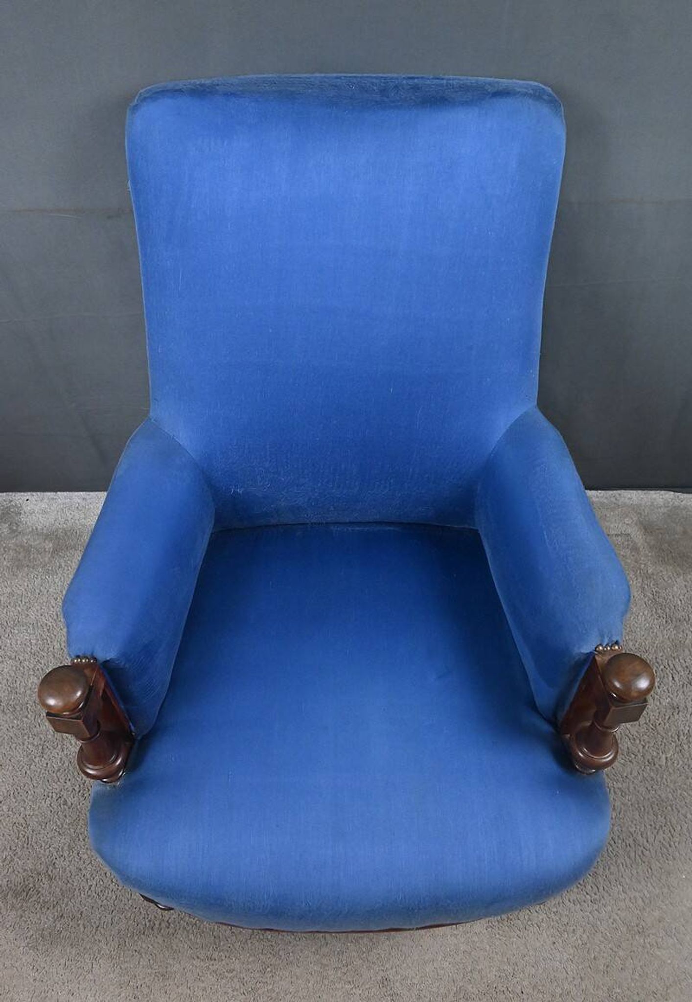 Bergère armchair in walnut – early 20th century