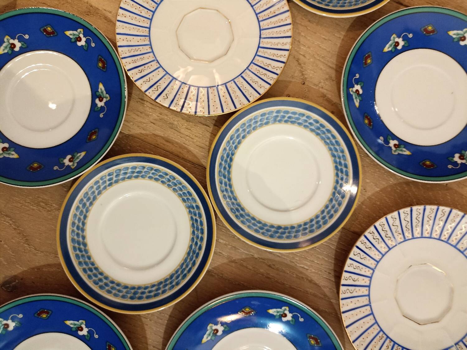 Small blue plates