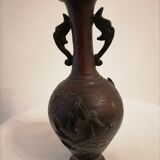 Pair of Asian bronze vases. Late nineteenth, early twentieth.
