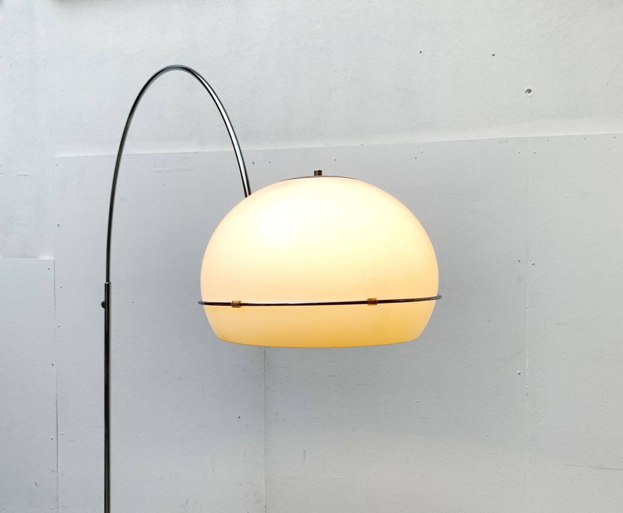 Lampadaire Arc Âge Spatial du Milieu du Siècle de Gepo, années 1960