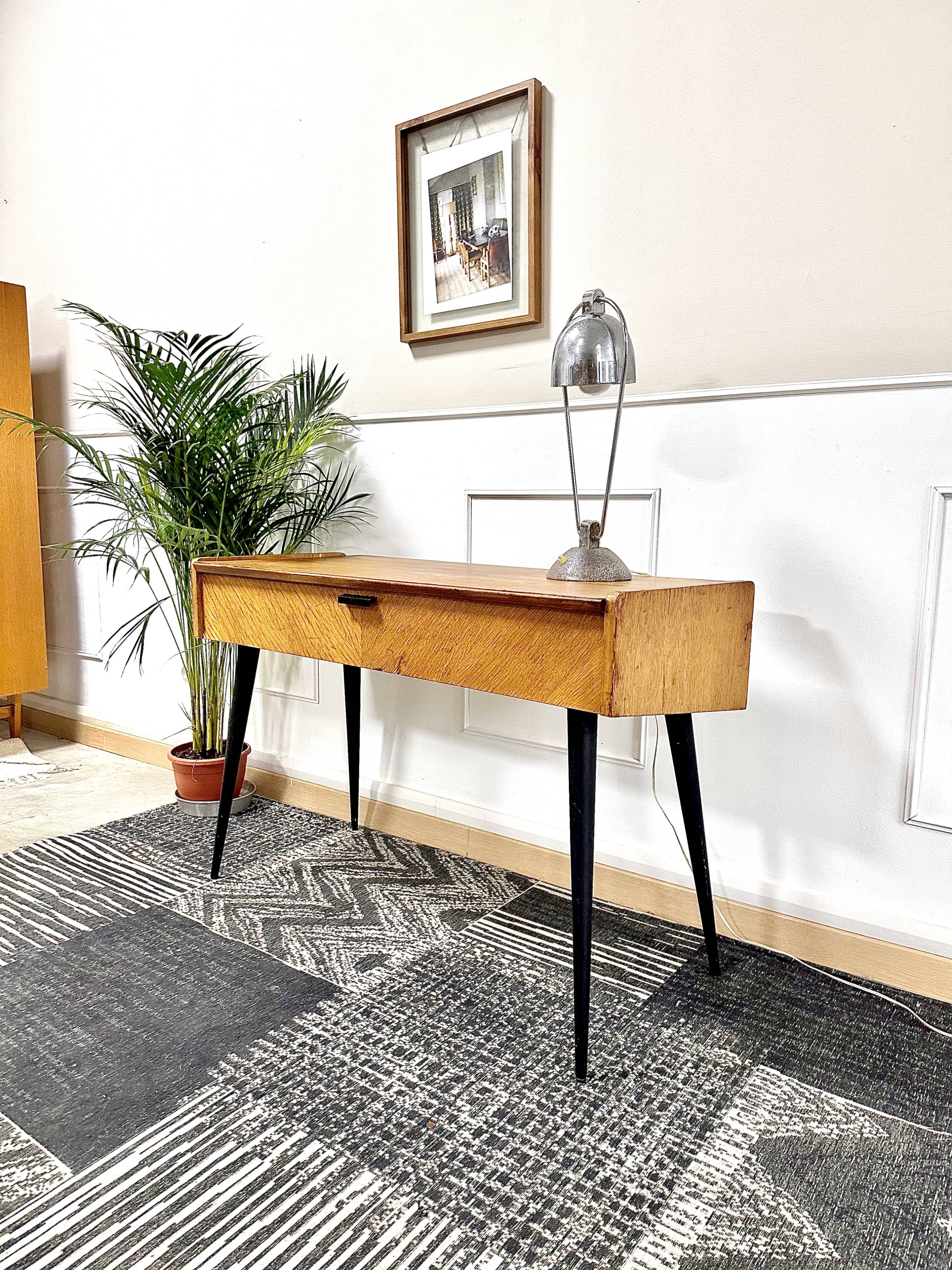 Scandinavian console