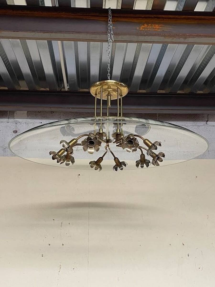 Chandelier in glass and brass attributed to Pietro Chiesa for Fontana Arte, 1940s.